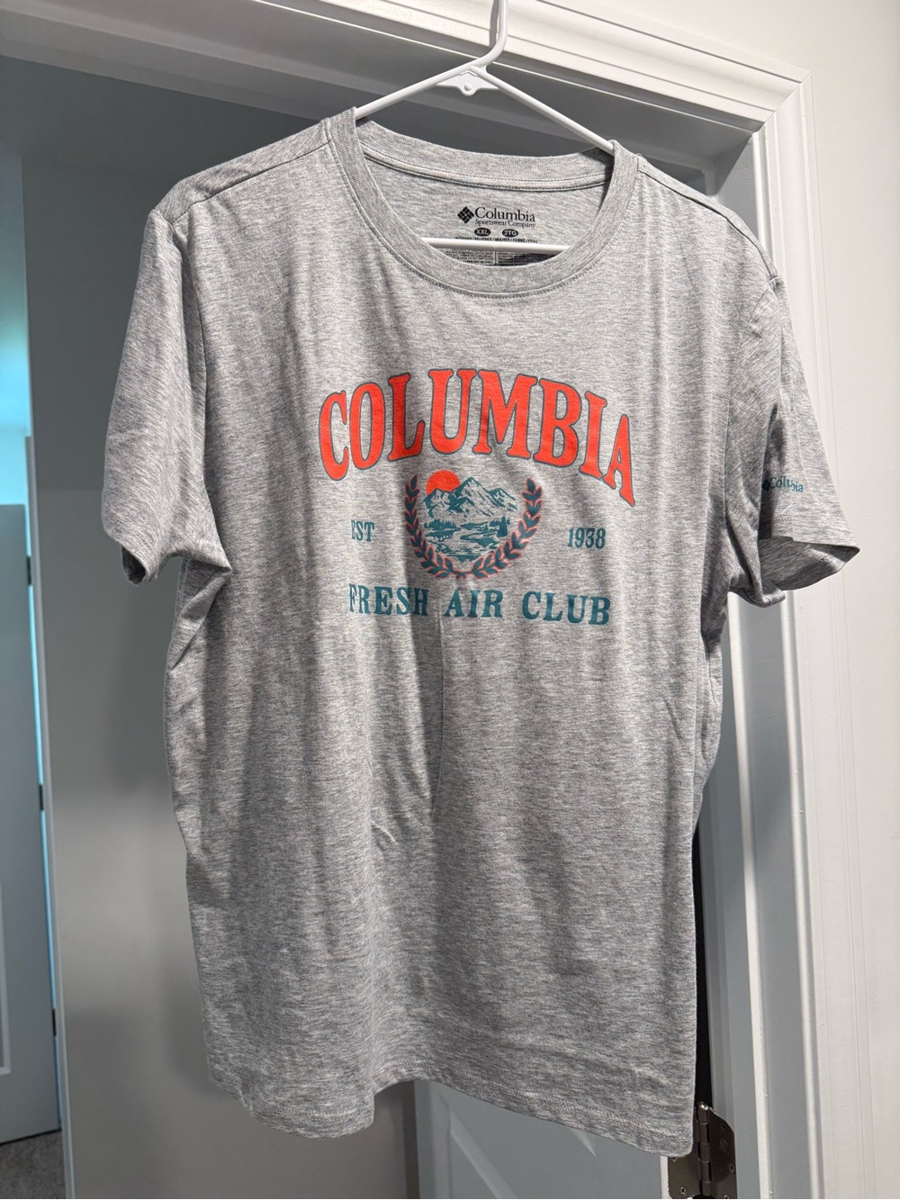 XXL Columbia Grey Short‑Sleeve 'Fresh Air Club' Graphic Tee